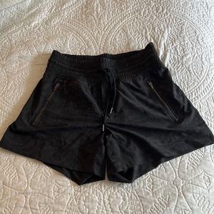 Athleta Camden printed shorts